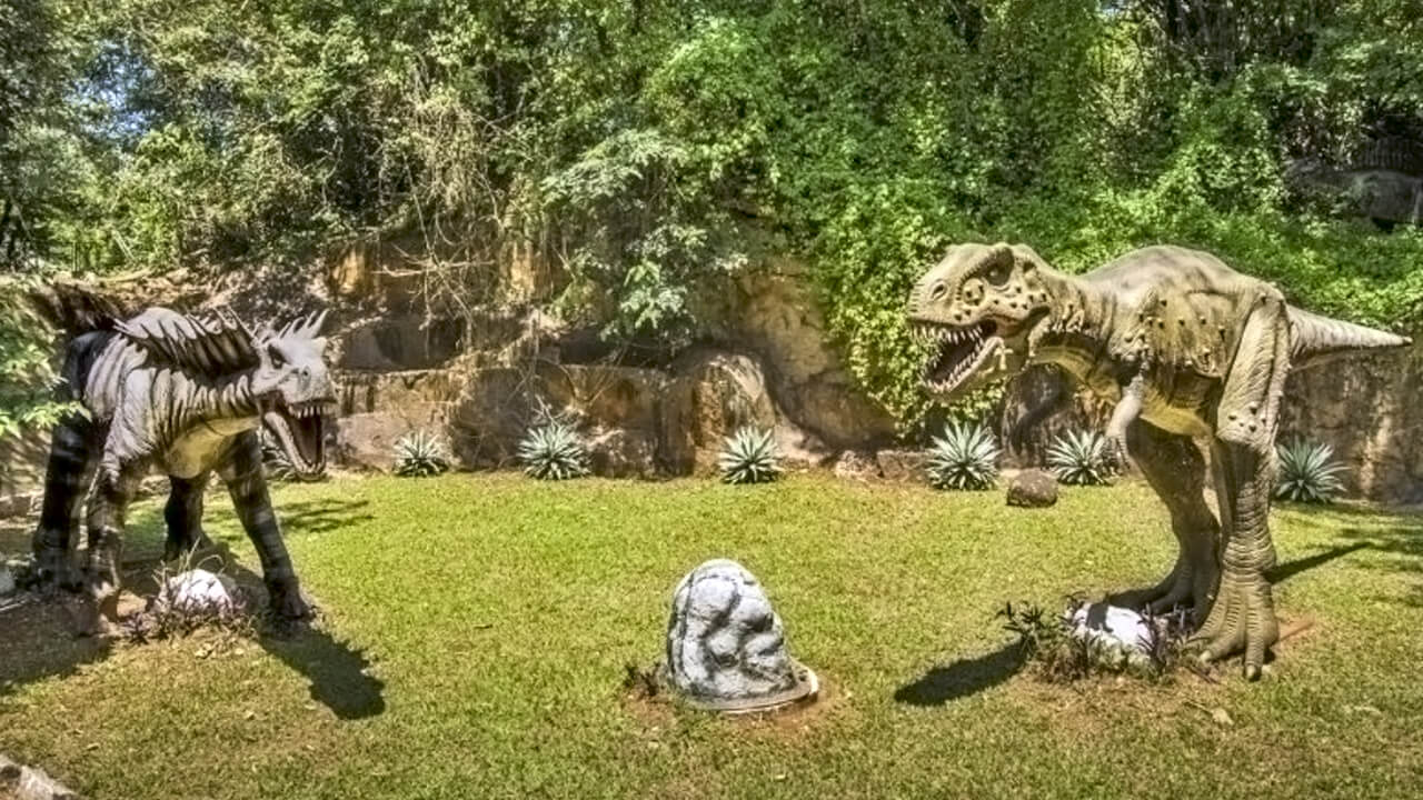 Parque dos Dinossauros em Salto
